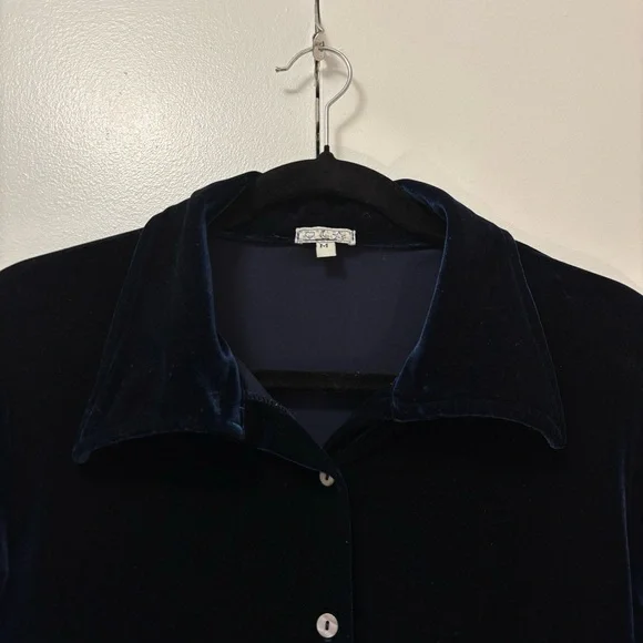 Beautiful vintage lush deep blue velour button up shirt size M - Picture 4 of 8